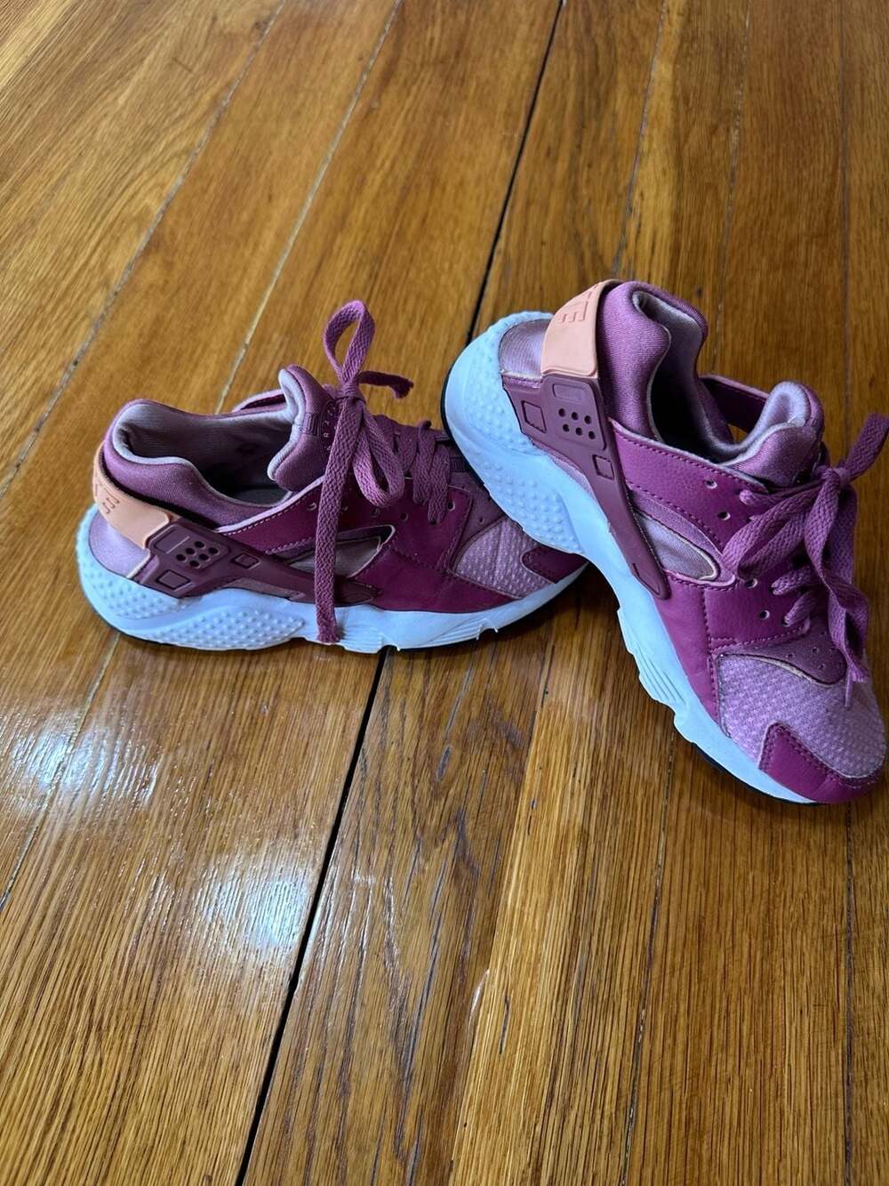 Nike Huarache Run GS Size 4.5Y Vintage Wine